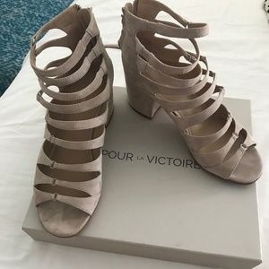 Pour La Victoire - Amaniks - Sandstone Suede Heels
